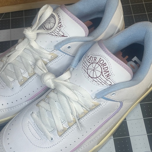 Nike air Jordan 🔥2 
‘ look, up in the air’
NWOT - Picture 9 of 17